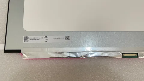 N156KME-GNA model label and 40-pin eDP connector close-up
